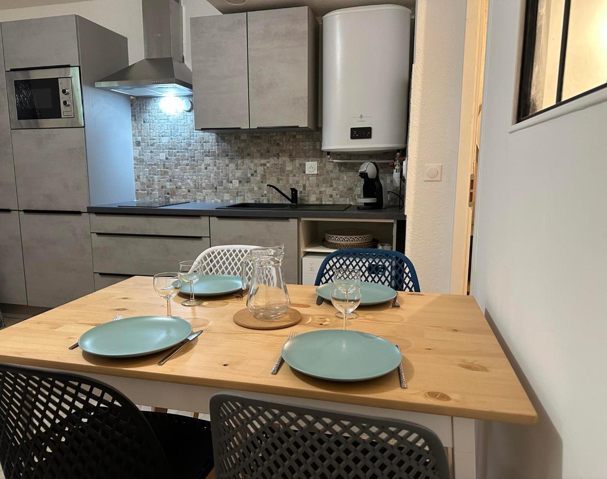 Appartement Climatise Avec Chambre Et Parking Privatif Locations Vld Camargue Les Les Saintes-Maries-de-la-Mer Extérieur photo