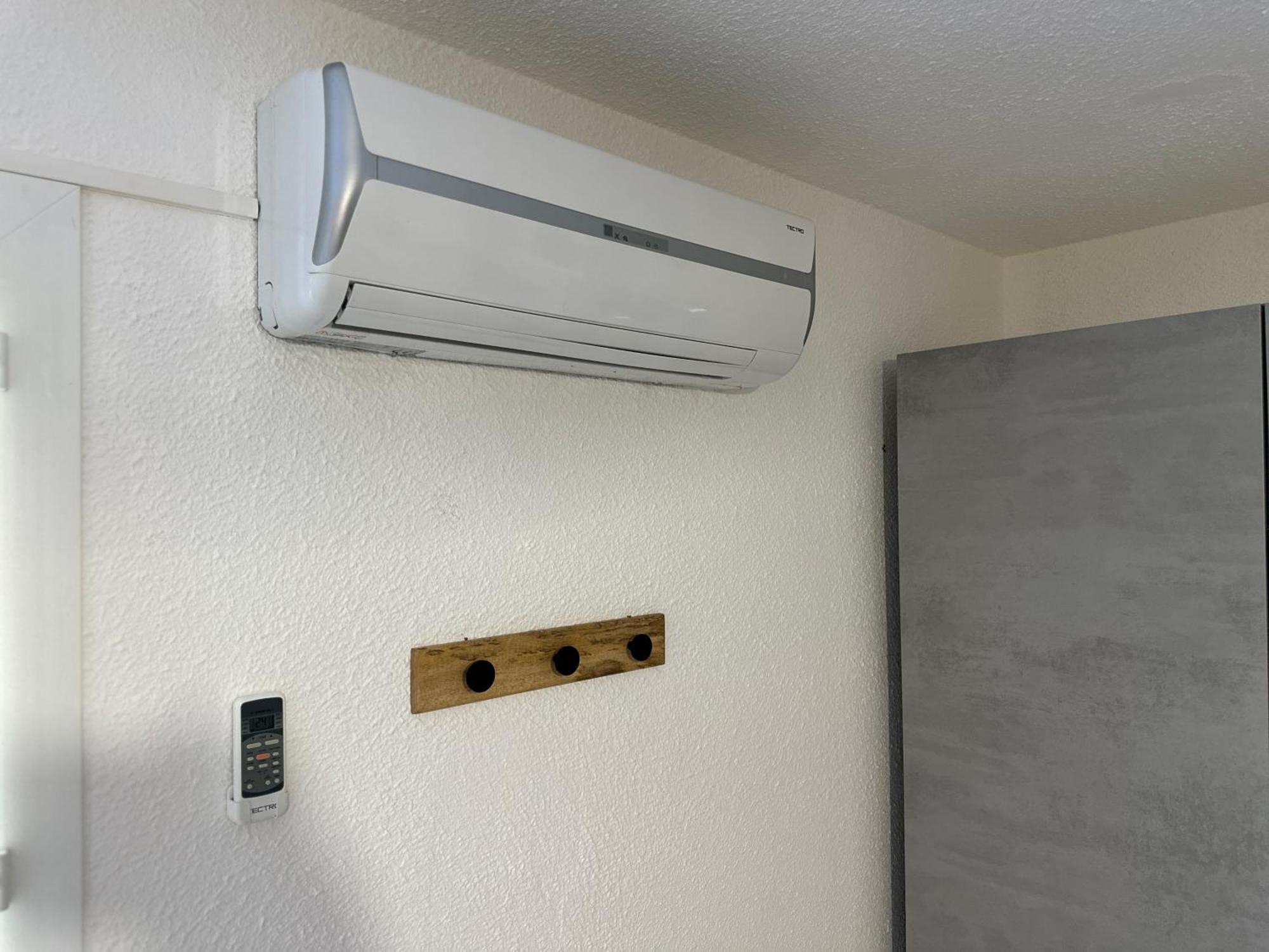 Appartement Climatise Avec Chambre Et Parking Privatif Locations Vld Camargue Les Les Saintes-Maries-de-la-Mer Extérieur photo