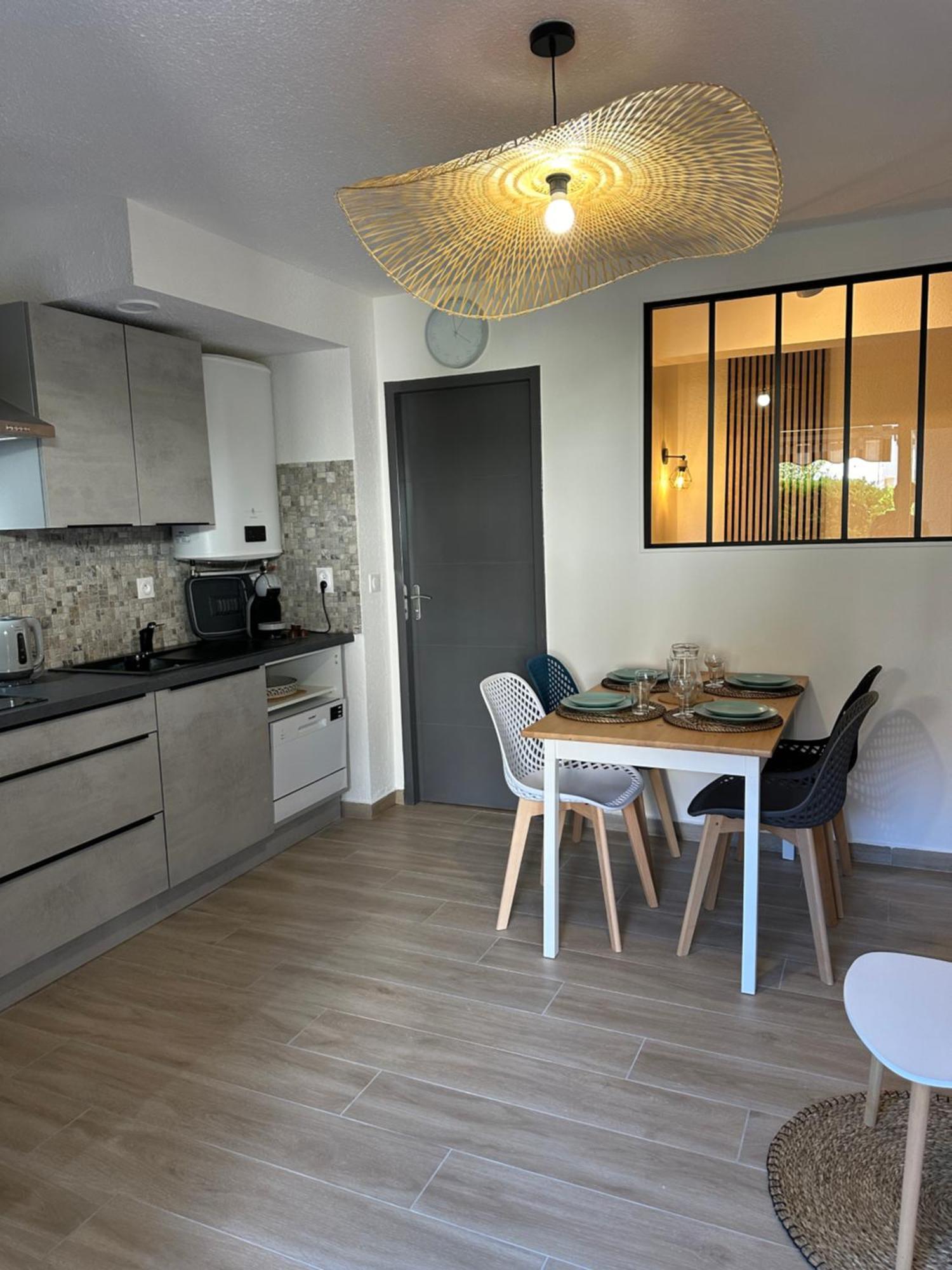 Appartement Climatise Avec Chambre Et Parking Privatif Locations Vld Camargue Les Les Saintes-Maries-de-la-Mer Extérieur photo