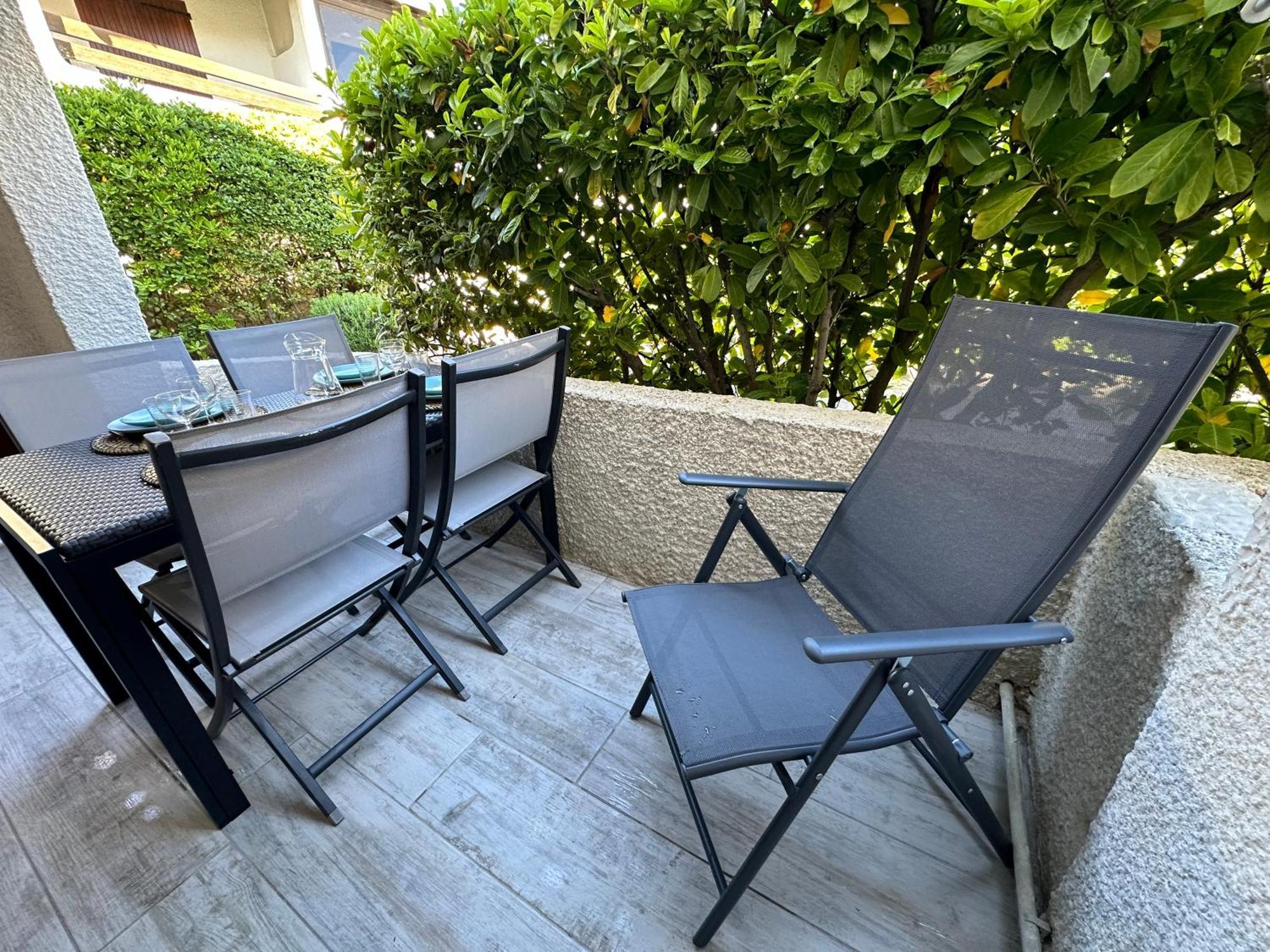 Appartement Climatise Avec Chambre Et Parking Privatif Locations Vld Camargue Les Les Saintes-Maries-de-la-Mer Extérieur photo